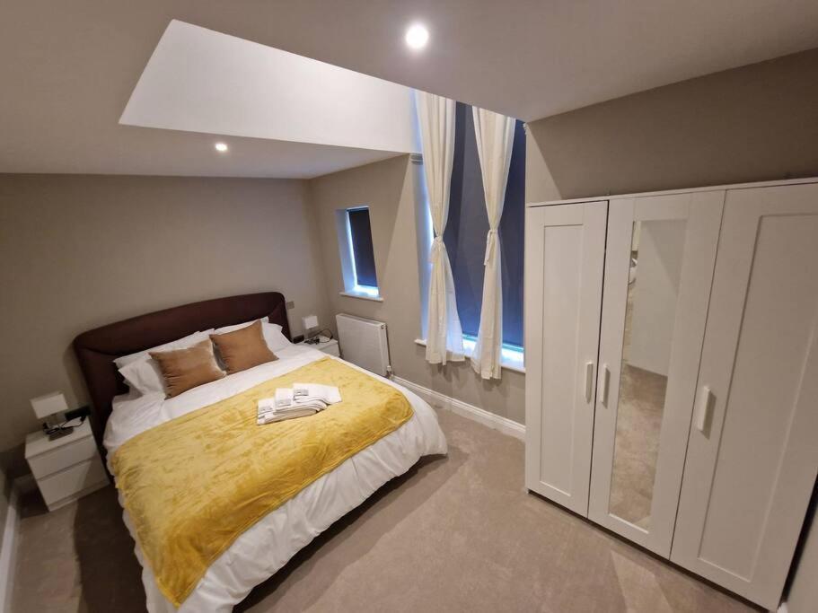 エドモントン Stunning Newbuilt 3 Bed House Sleeps 9ヴィラ エクステリア 写真