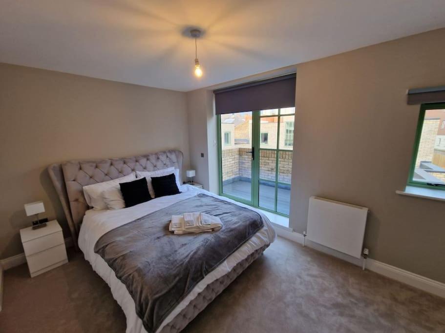 エドモントン Stunning Newbuilt 3 Bed House Sleeps 9ヴィラ エクステリア 写真