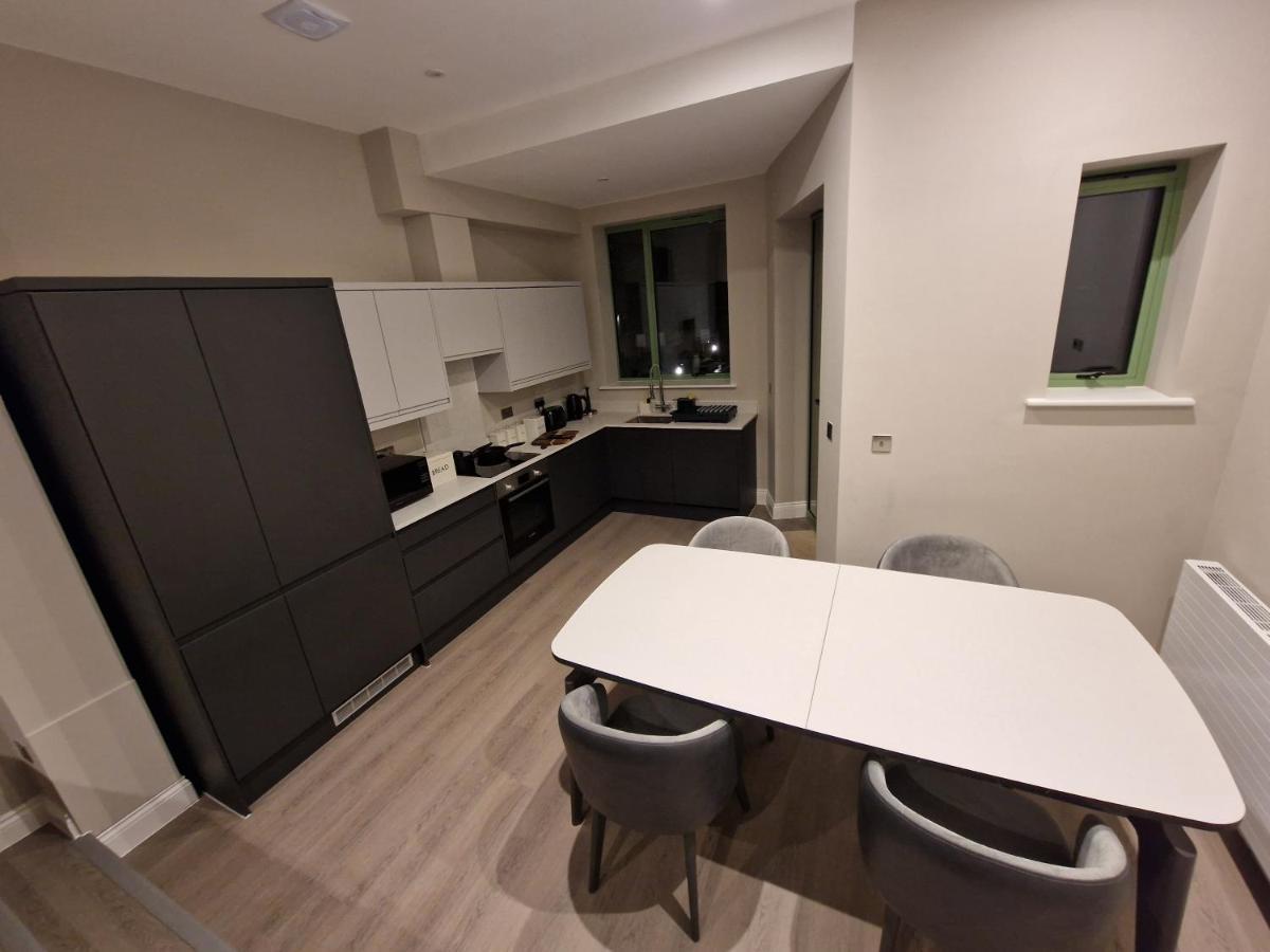 エドモントン Stunning Newbuilt 3 Bed House Sleeps 9ヴィラ エクステリア 写真