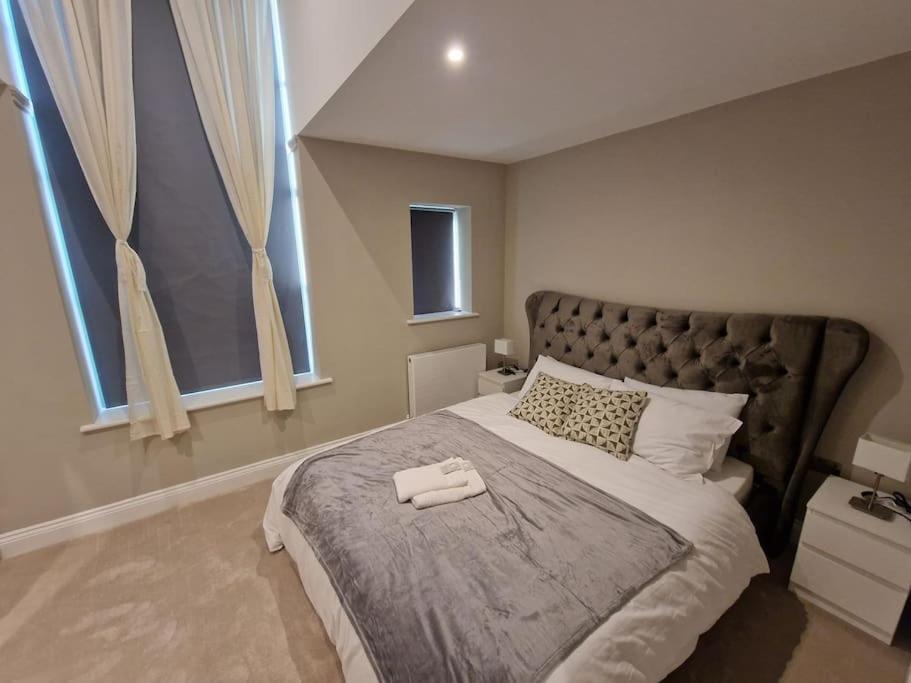 エドモントン Stunning Newbuilt 3 Bed House Sleeps 9ヴィラ エクステリア 写真